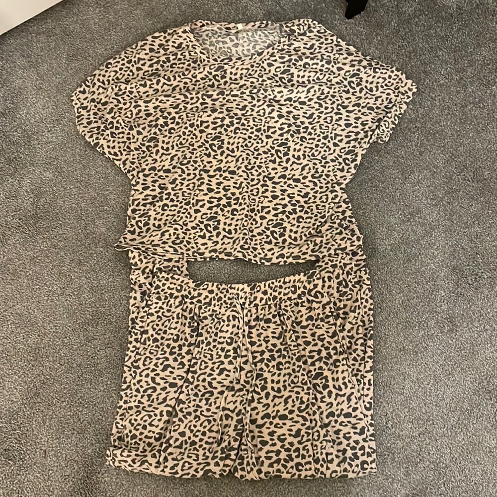 La Miel Leopard Lounge Set